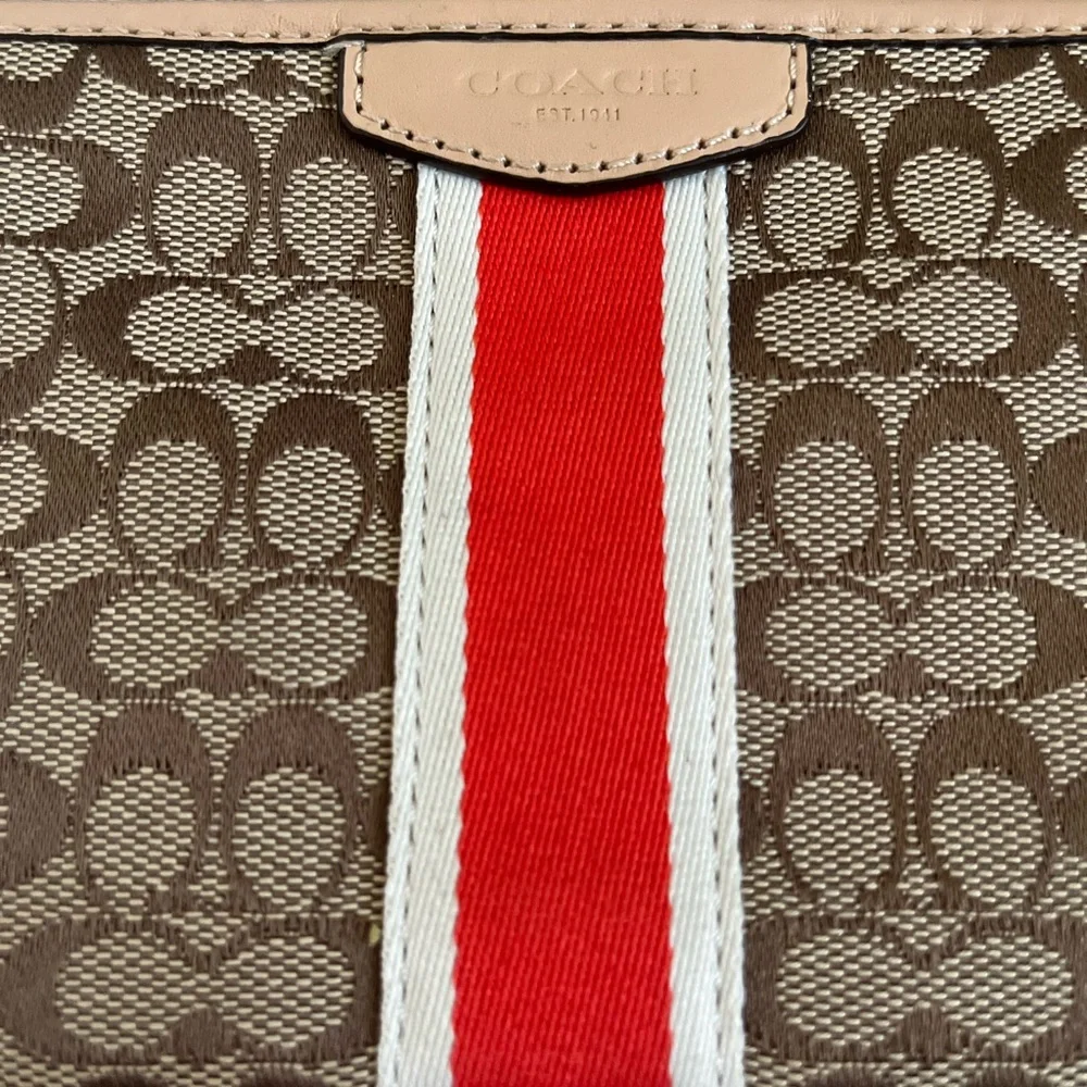 Coach Wristlet BNWOT - Picture 2 of 5